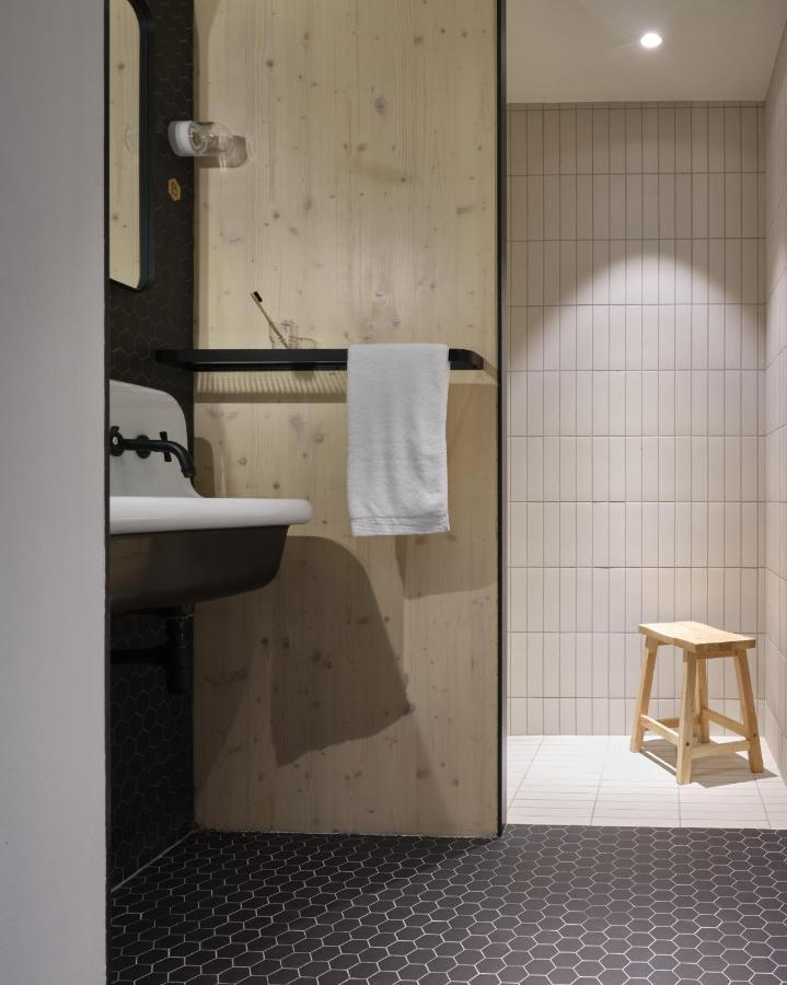 Bercail Hotell Wambrechies Exteriör bild