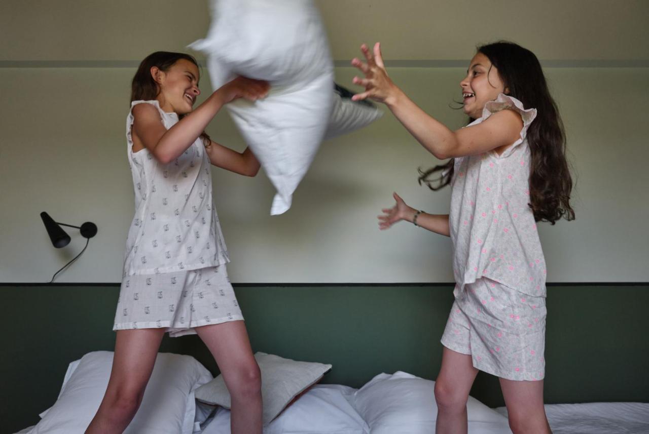 Bercail Hotell Wambrechies Exteriör bild