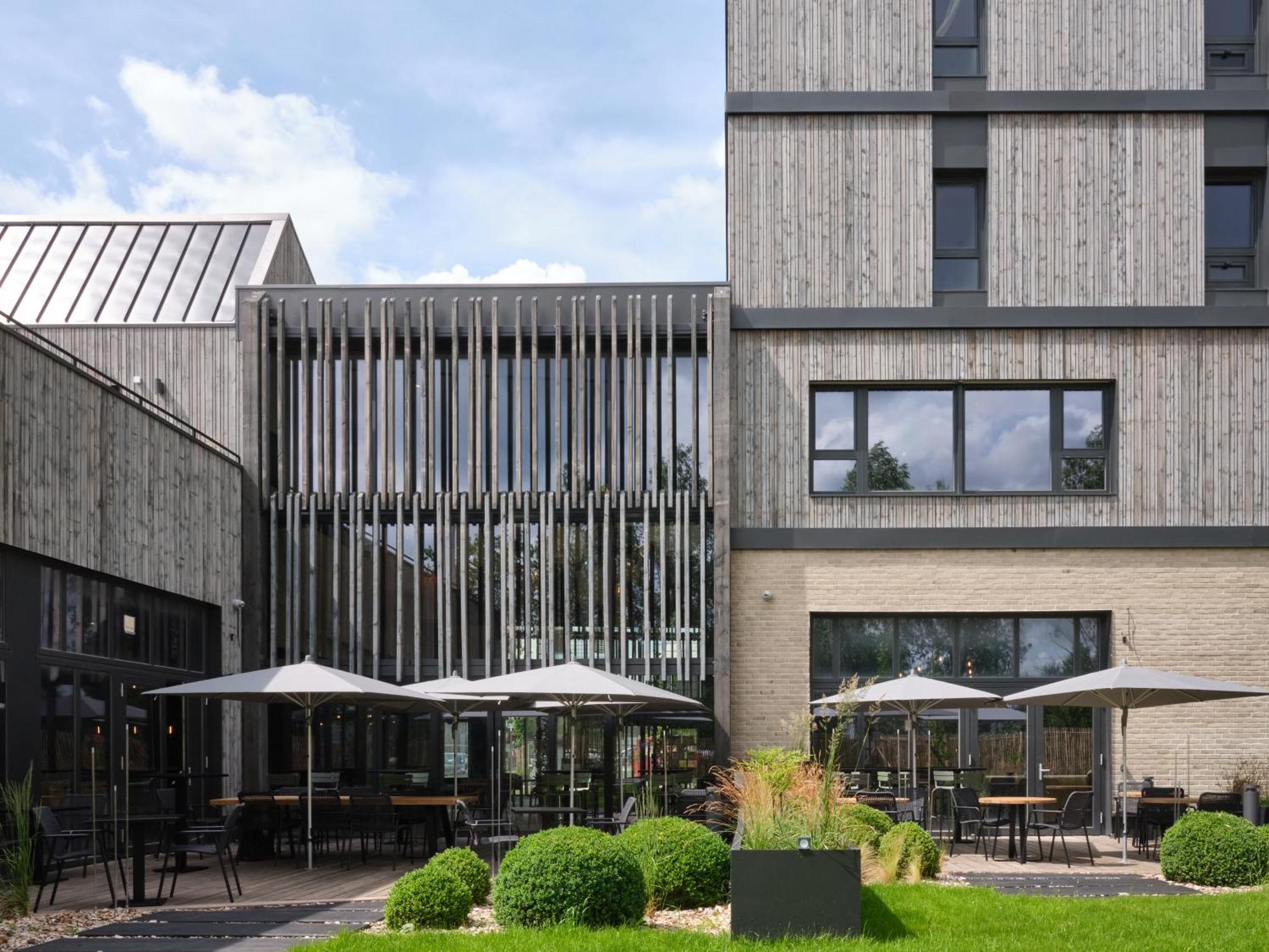 Bercail Hotell Wambrechies Exteriör bild